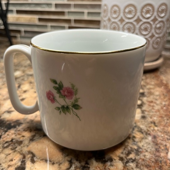 Grandmother mug - Lefton Porcelain - white with pink flowers and gold trim - Picture 8 of 10